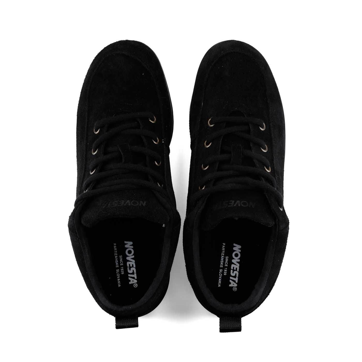 NOVESTA TRAMPKY ALL SUEDE VERY BLACK(トランプキー/ベリーブラック)スロバキア製スニーカー 上面
