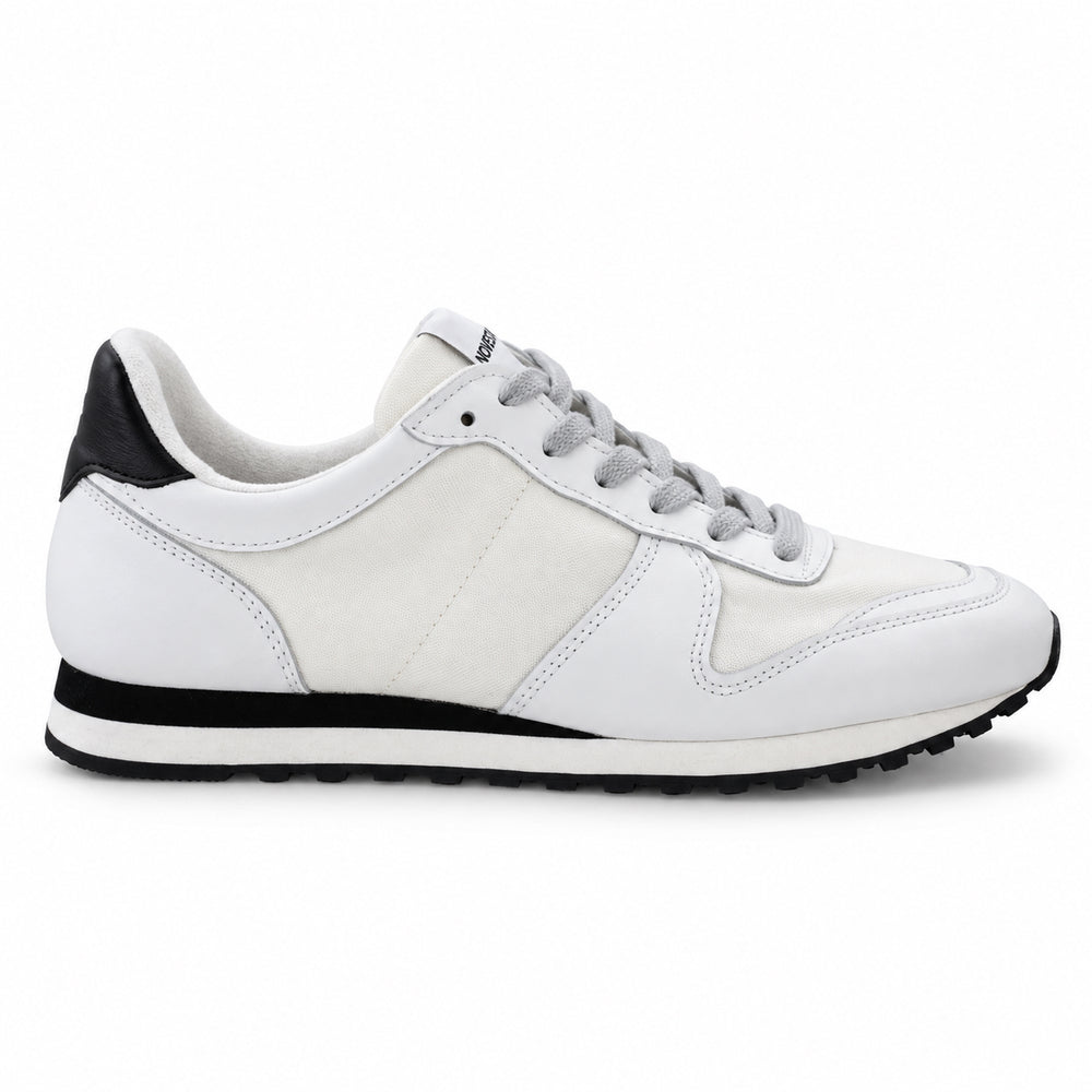 NOVESTA MARATHON CLASSIC SMOOTH WHITE/BLACK（ホワイト／ブラック）の側面