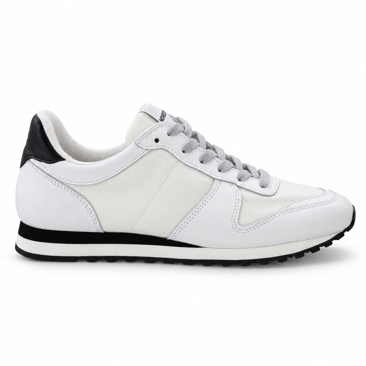 NOVESTA MARATHON CLASSIC SMOOTH WHITE/BLACK（ホワイト／ブラック）の側面