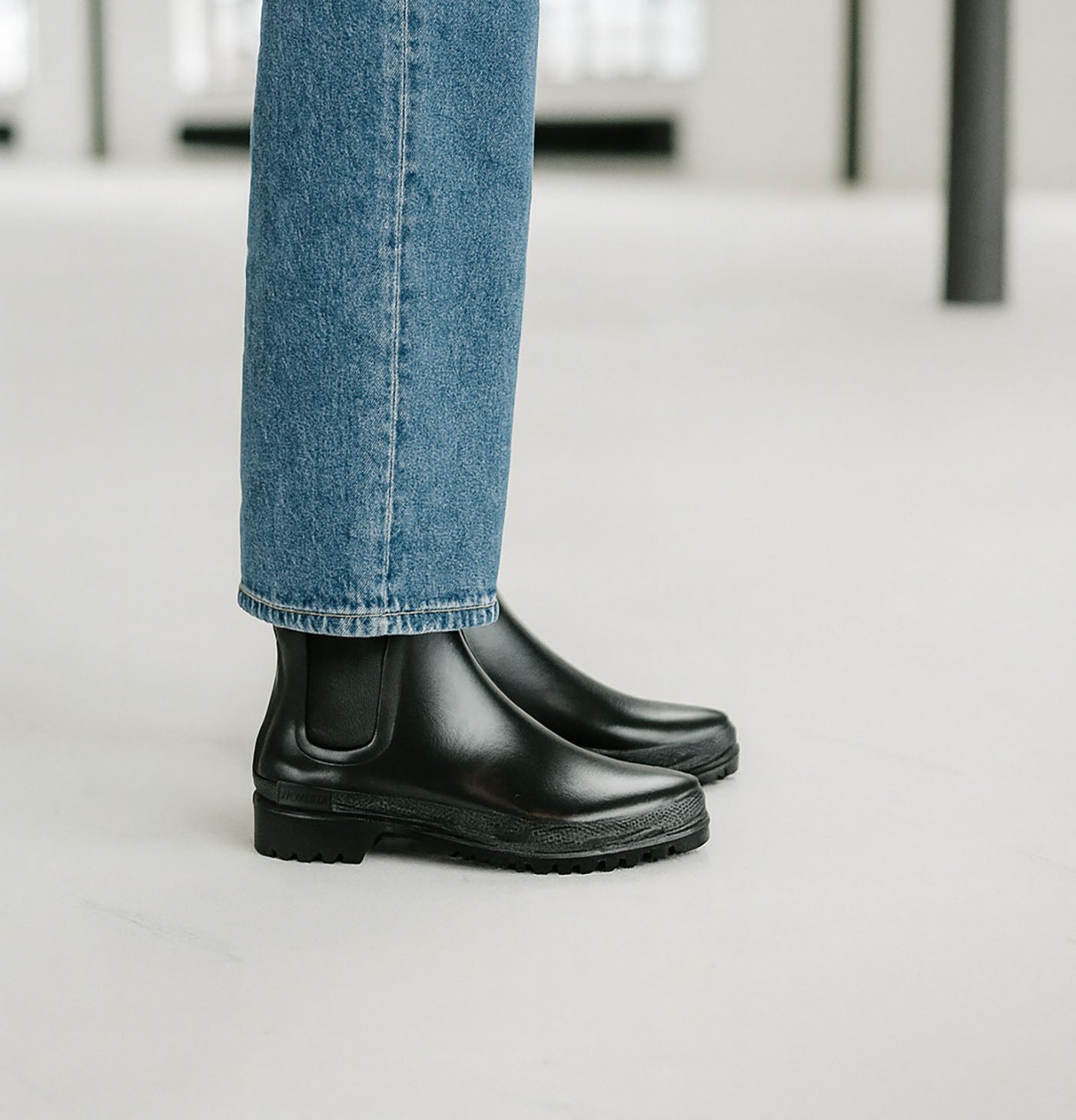 NOVESTA（ノヴェスタ / ノベスタ） 公式ストア通販 - CHELSEA BOOT CLASSIC 615 BLACK スロバキア スニーカー