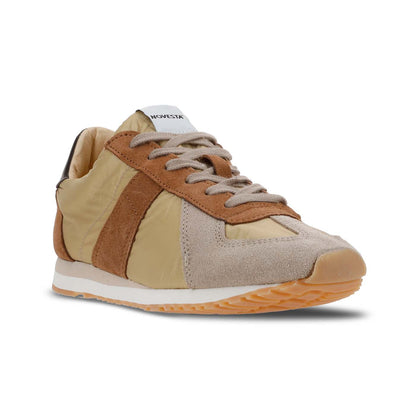 NOVESTA GAT MARATHON CLASSIC WRINKLE WOOD（ジャーマントレーナー・マラソン／リンクル ウッド）スロバキア製スニーカー 斜め前