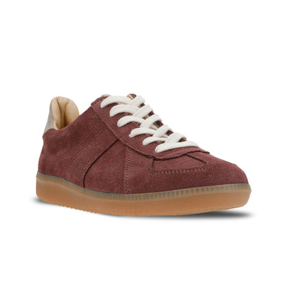 NOVESTA GERMAN TRAINER ALL SUEDE COGNAK/SAND（ジャーマントレーナー／コニャック・サンド）スロバキア製スニーカー 斜め前