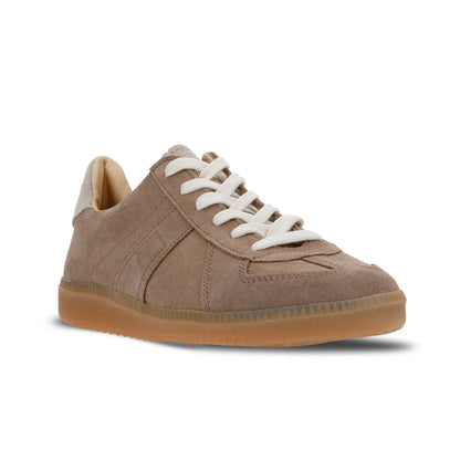 NOVESTA GERMAN TRAINER ALL SUEDE TAUPE/SAND（ジャーマントレーナー／トープ・サンド）スロバキア製スニーカー 斜め前