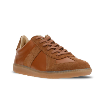 NOVESTA GERMAN TRAINER CASHEW（ジャーマントレーナー／カシュー）スロバキア製スニーカー 斜め前