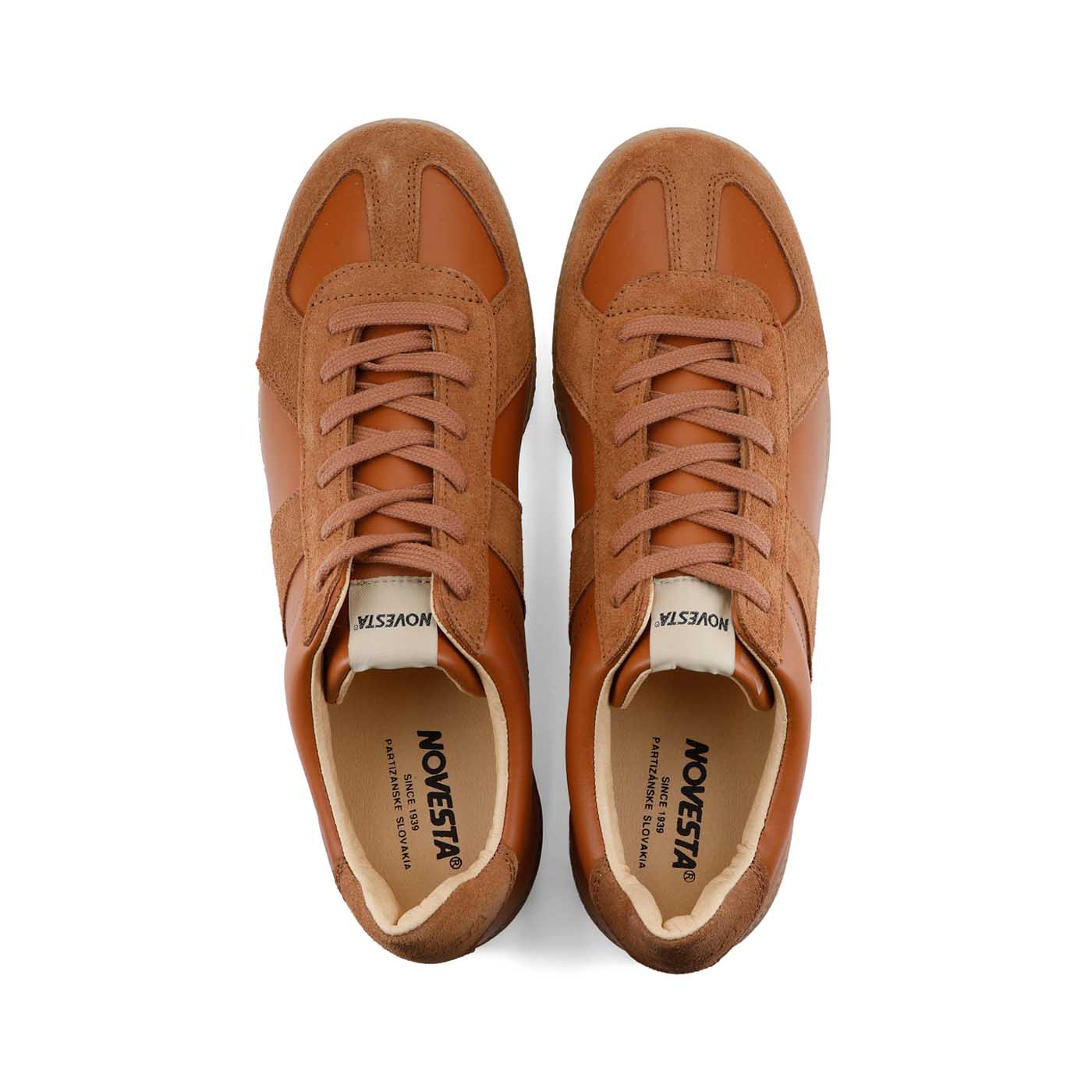 NOVESTA GERMAN TRAINER CASHEW（ジャーマントレーナー／カシュー）スロバキア製スニーカー 上面