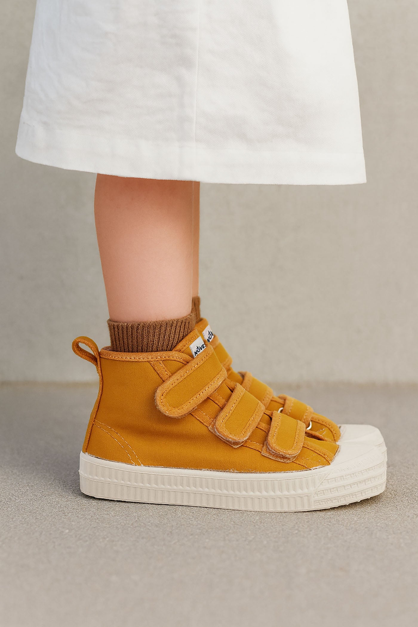 NOVESTA（ノヴェスタ / ノベスタ） 公式ストア通販 - STAR DRIBBLE KID WAX COTTON MUSTARD スロバキア キッズスニーカー ワックスコットン