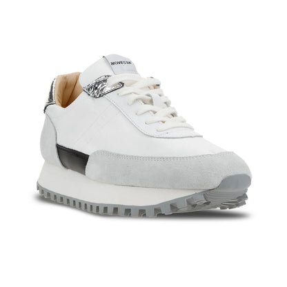 NOVESTA MARATHON RUNNER SUPER TRAIL RIPSTOP METALLIC WHITE（マラソンランナー・スーパー・トレイル／メタリック ホワイト）スロバキア製スニーカー 斜め前