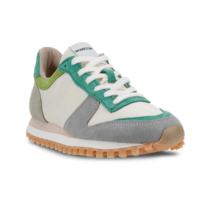 NOVESTA MARATHON TRAIL GREY/KHAKI GREEN（マラソン・トレイル／グレー／カーキ グリーン）スロバキア製スニーカー 斜め前