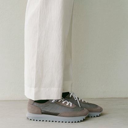 NOVESTA（ノヴェスタ / ノベスタ） 公式ストア通販 - MARATHON RUNNER SUPER TRAIL METALLIC GREY（マラソンランナー）スロバキア スニーカー