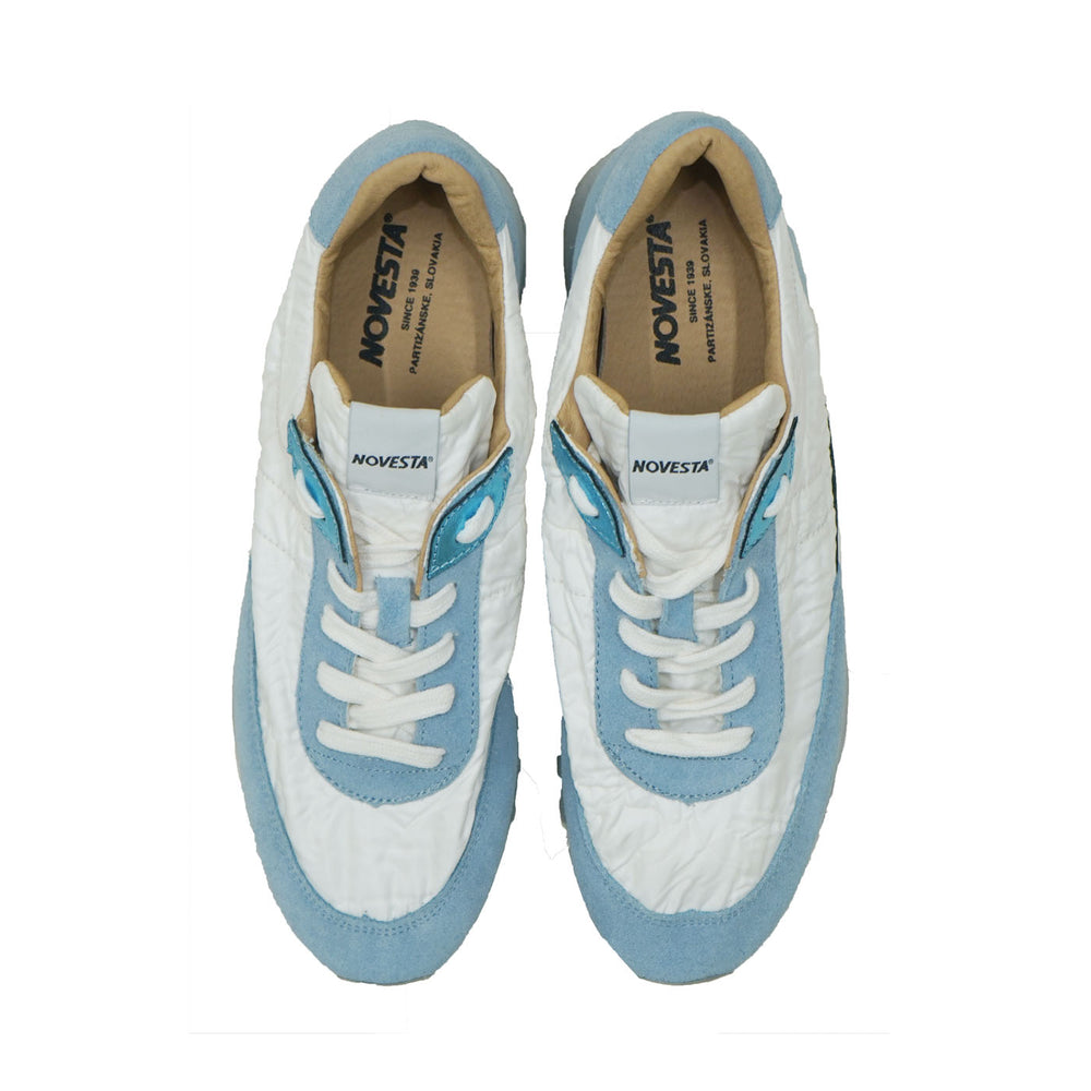 NOVESTA（ノヴェスタ / ノベスタ） 公式ストア通販 - MARATHON RUNNER SUPER TRAIL METALLIC WHITE/BLUE（マラソンランナー）スロバキア スニーカー