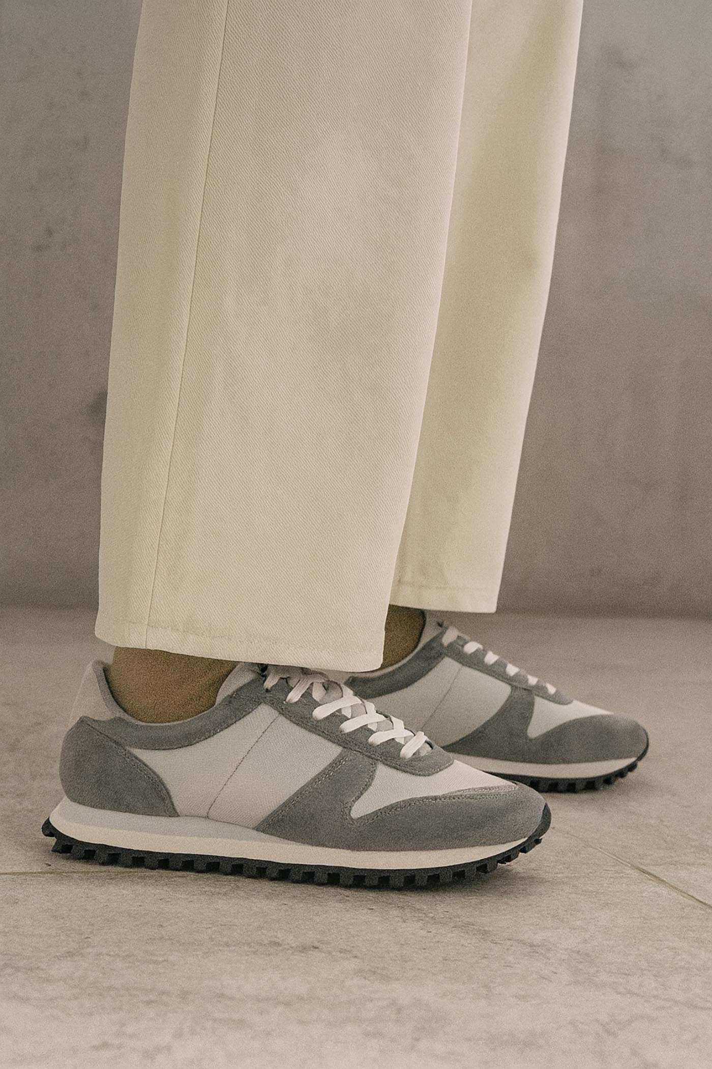 NOVESTA（ノヴェスタ / ノベスタ） 公式ストア通販 - MARATHON TRAIL ALL GREY スロバキア スニーカー マラソントレイル
