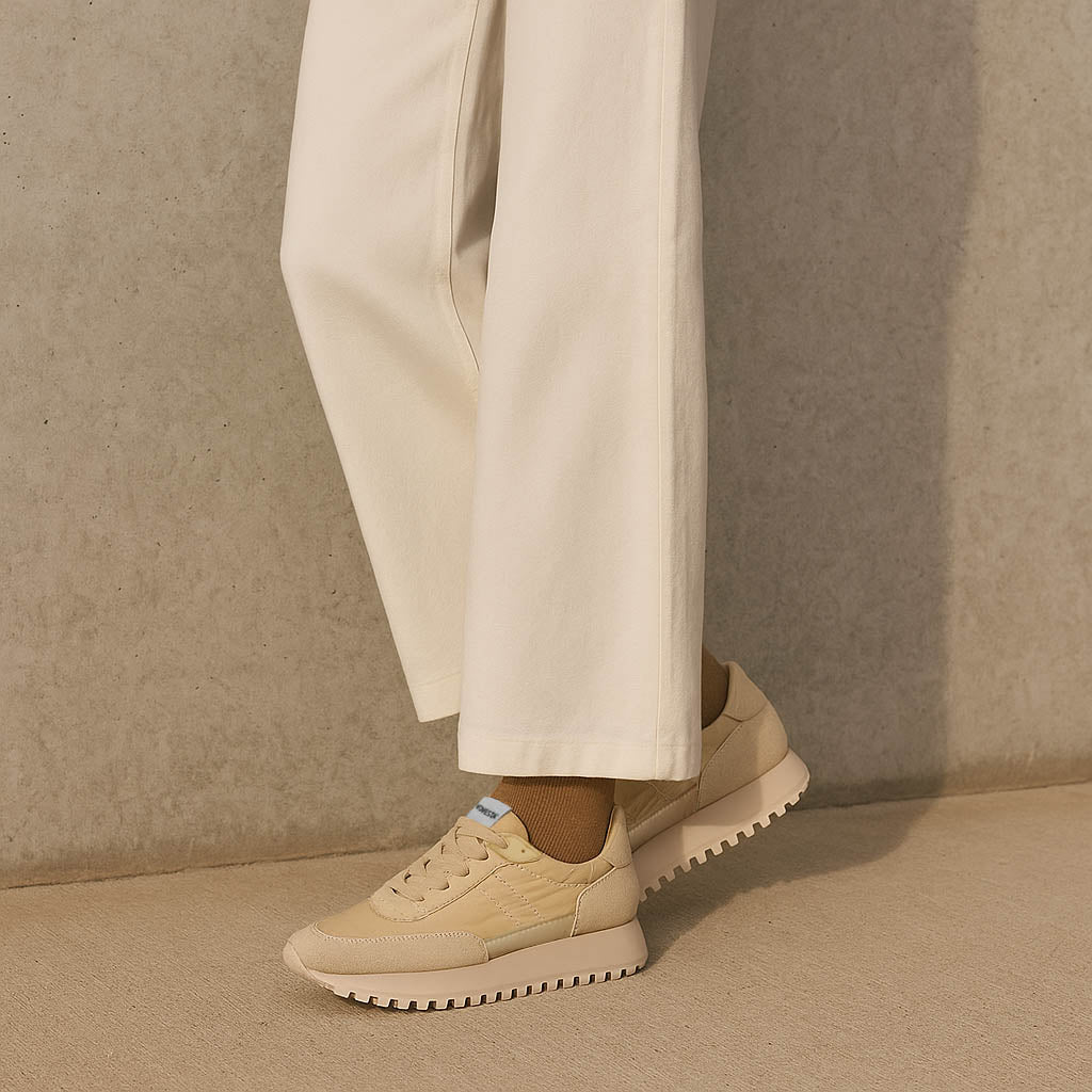 NOVESTA（ノヴェスタ / ノベスタ） 公式ストア通販 - MARATHON RUNNER SUPER TRAIL ALL BEIGE スロバキア スニーカー マラソン ランナー