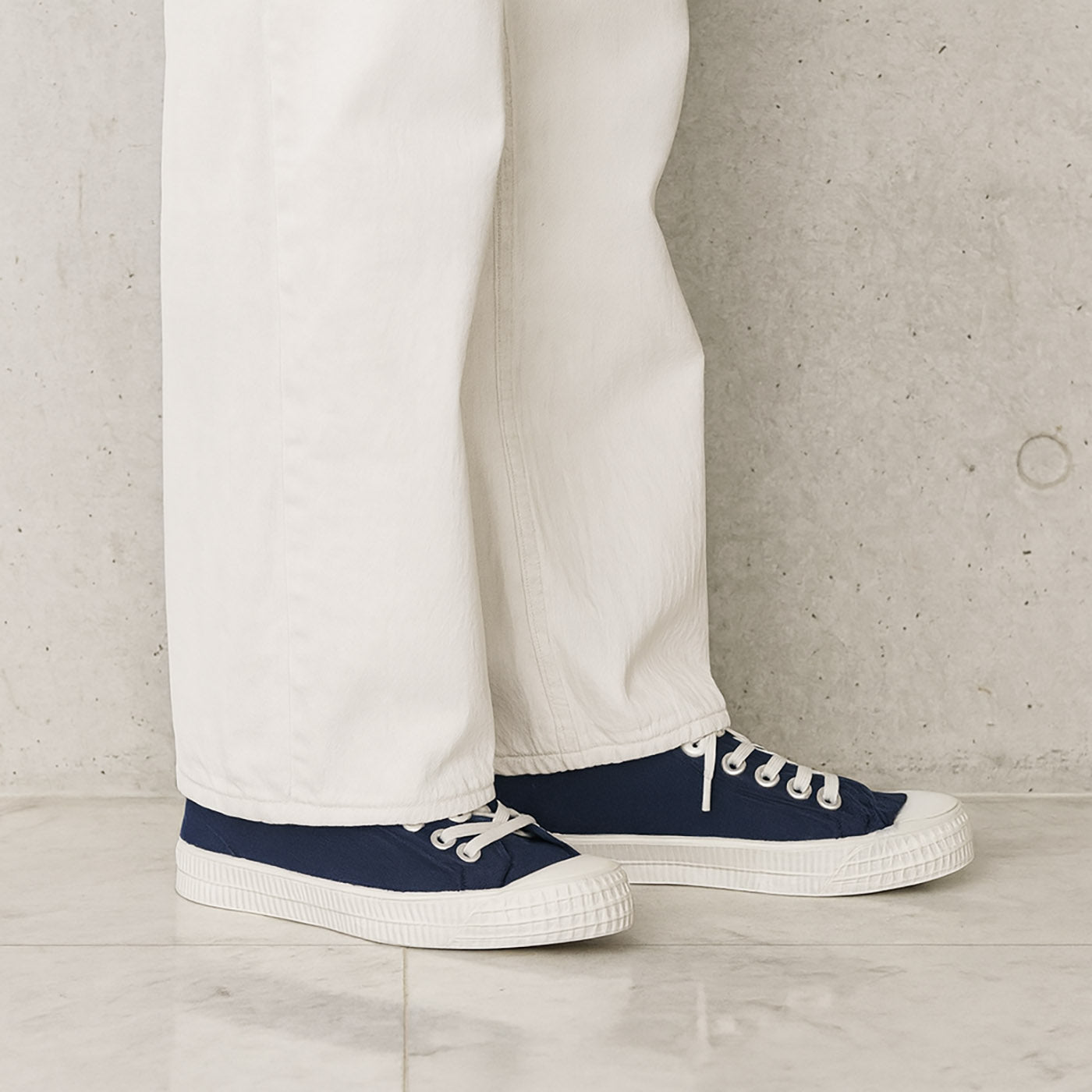 NOVESTA（ノヴェスタ / ノベスタ） 公式ストア通販 - STAR MASTER CLASSIC 27 PILOT (NAVY) スロバキア スニーカー キャンバス