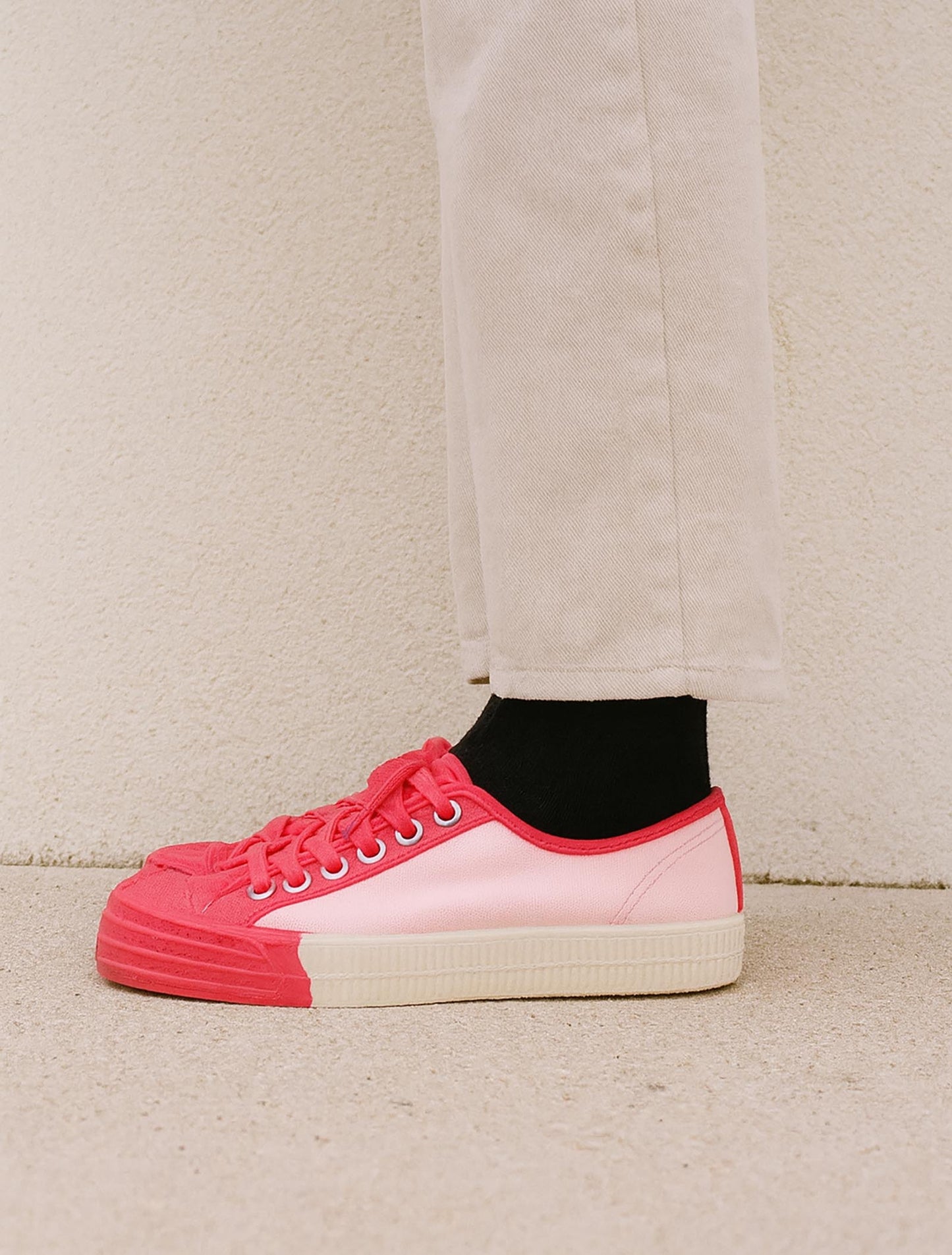 NOVESTA（ノヴェスタ / ノベスタ） 公式ストア通販 - STAR MASTER TOE-COLORED 03RUZENIN/IBISEK/WHEAT スロバキア スニーカー