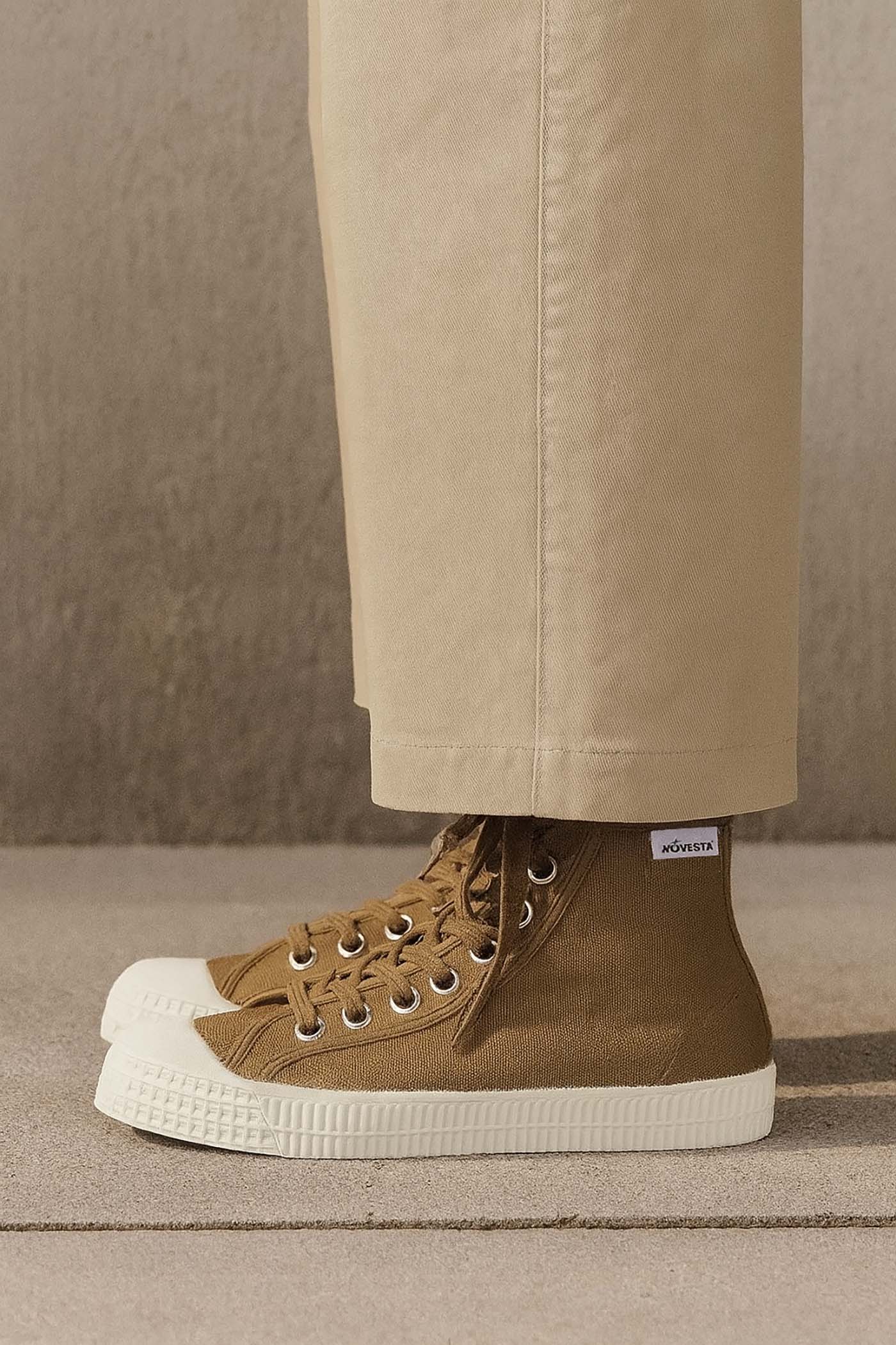 NOVESTA（ノヴェスタ / ノベスタ） 公式ストア通販 - STAR DRIBBLE CLASSIC 40 BROWN スロバキア スニーカー