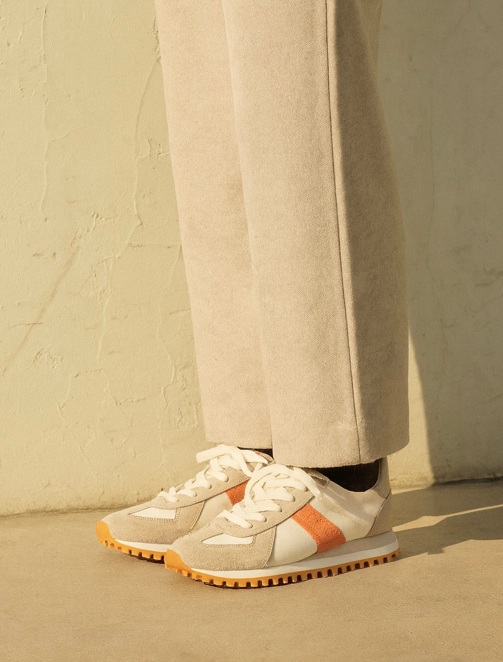 GERMAN TRAINER TRAIL FEATHER GREY