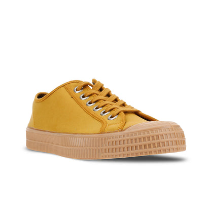 NOVESTA STAR MASTER WAX COTTON MUSTARD（スターマスター・ワックス・コットン／マスタード）スロバキア製スニーカー 斜め前
