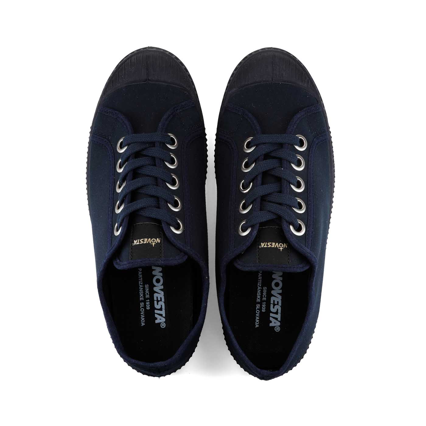 NOVESTA STAR MASTER WAX COTTON NAVY（スターマスター・ワックス・コットン／ネイビー）スロバキア製スニーカー 上面