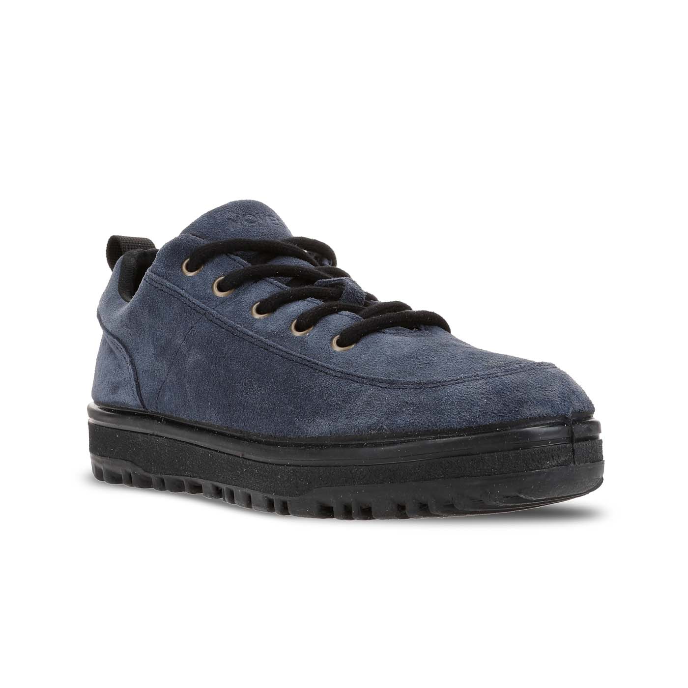 NOVESTA TRAMPKY ALL SUEDE SLATE BLUE（トランプキー／スレートブルー）スロバキア製スニーカー 斜め前