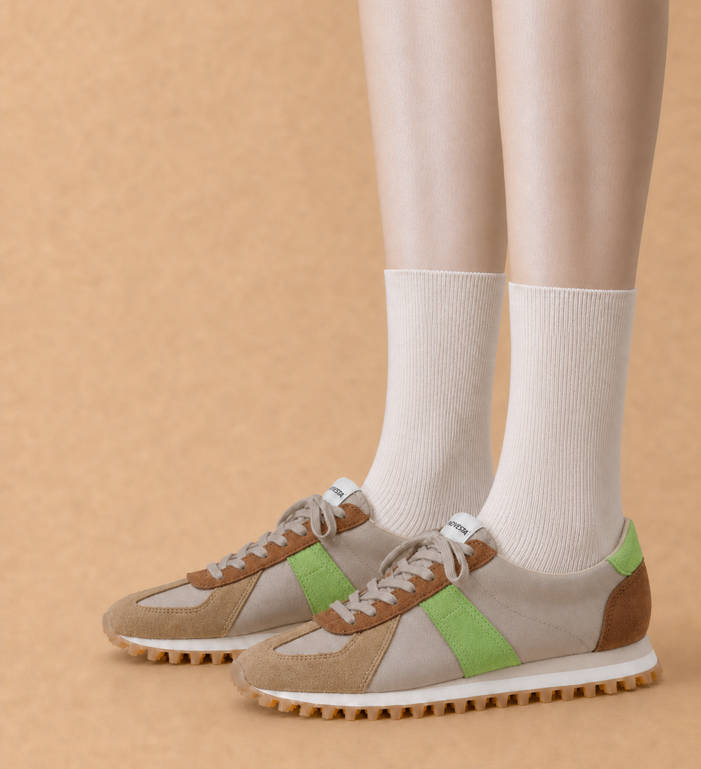 NOVESTA（ノヴェスタ）GERMAN TRAINER TRAIL WOOD/GREEN（ジャーマントレーナー トレイル ウッド／グリーン）を着用した足元
