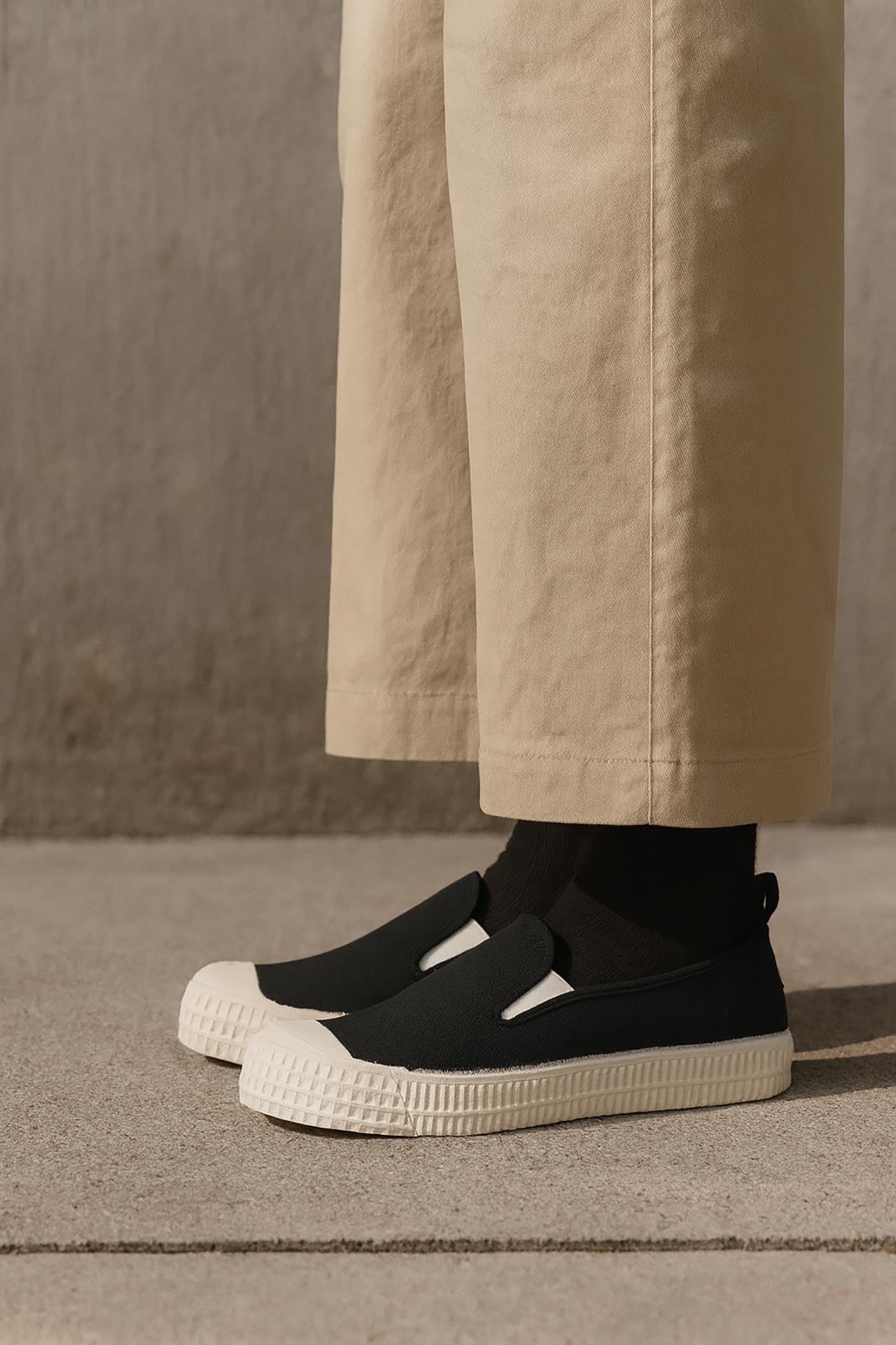 NOVESTA（ノヴェスタ / ノベスタ） 公式ストア通販 - SLIP-ON CLASSIC 60 BLACK スロバキア チェコ スニーカー