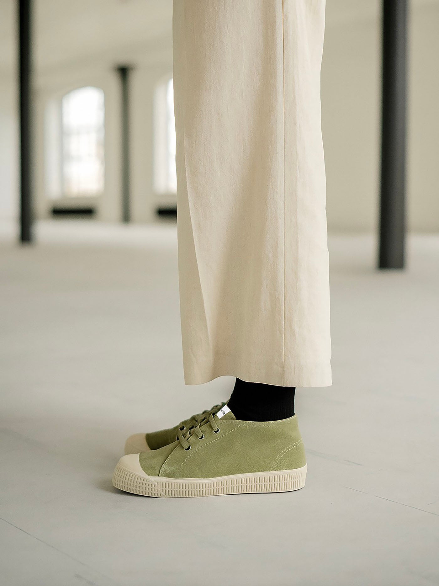 NOVESTA（ノヴェスタ / ノベスタ） 公式ストア通販 - STAR CHUKKA SUEDE OLIVE/123 WHEAT スロバキア スニーカー