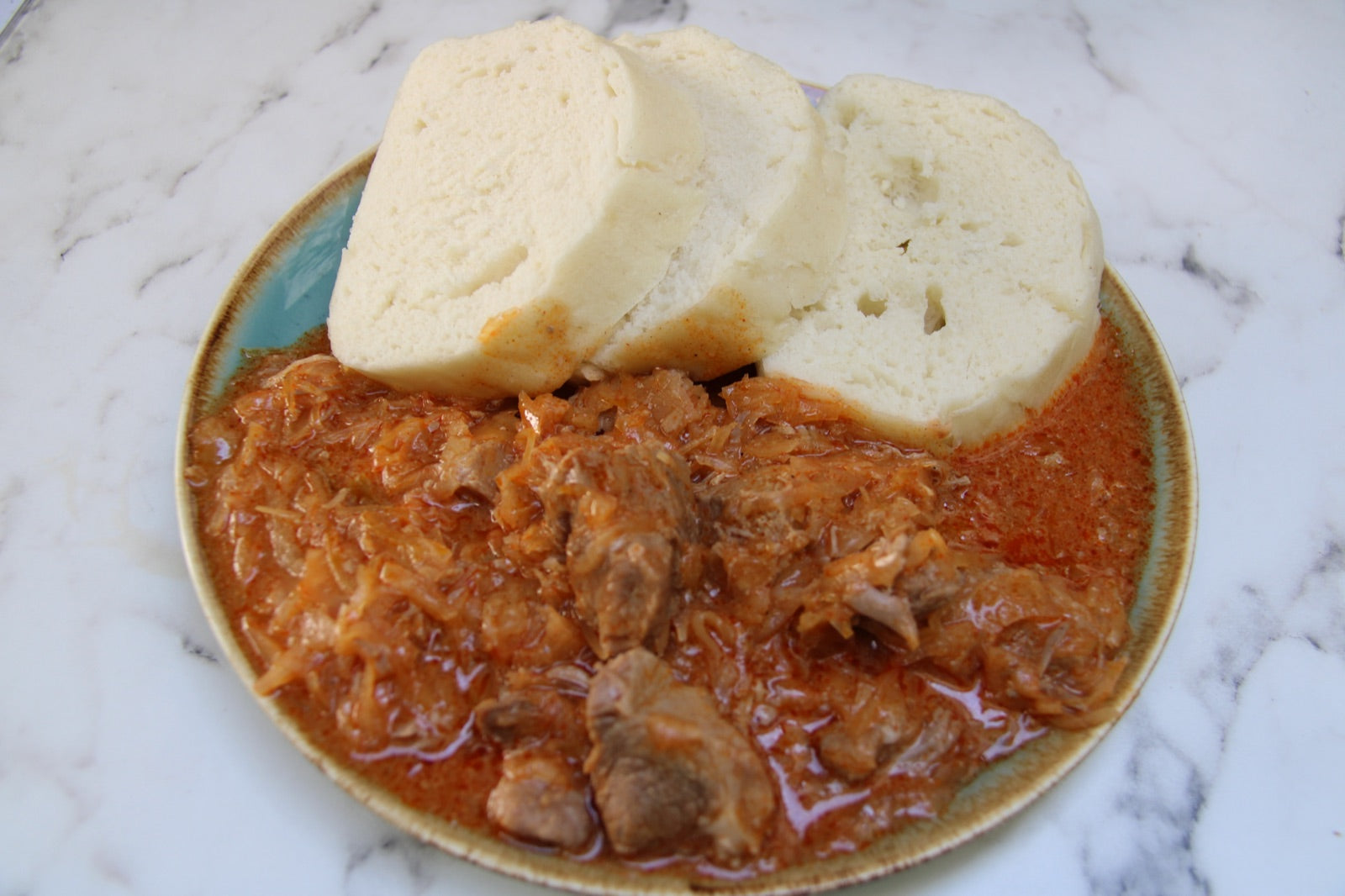 Szegedian goulash and knedrya