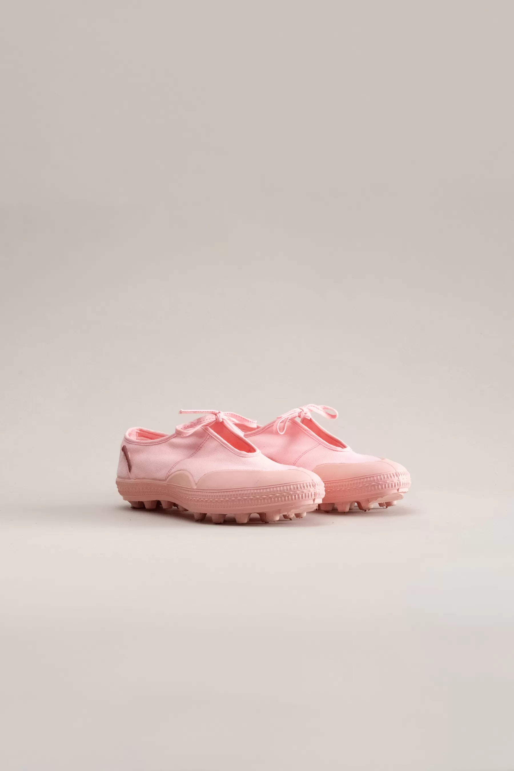 PHILEOとNOVESTAによるパステルピンクのKIX LACE BALLERINA
